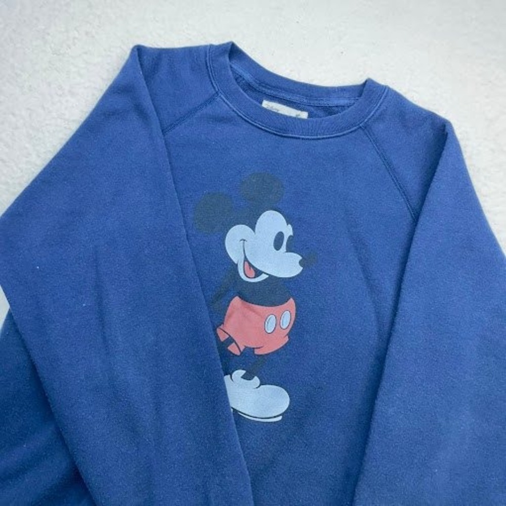 Uniqlo Disney Mickey Stands UT Blue Crew Neck Sweatshirt‎ Graphic Pullover